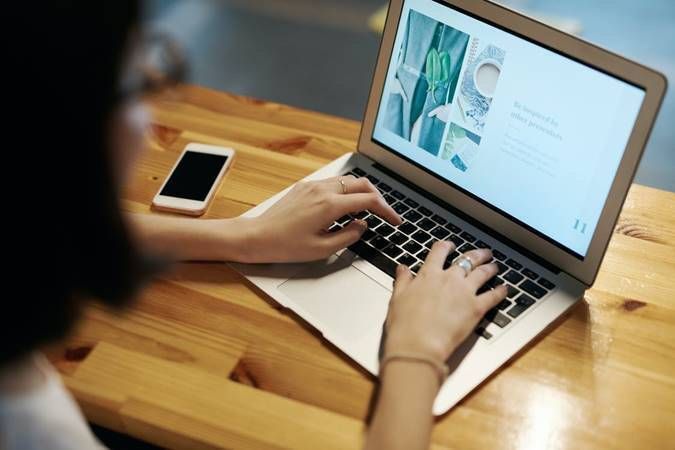 Menggali Beragam Gaya Bahasa dalam Cerita Fiksi