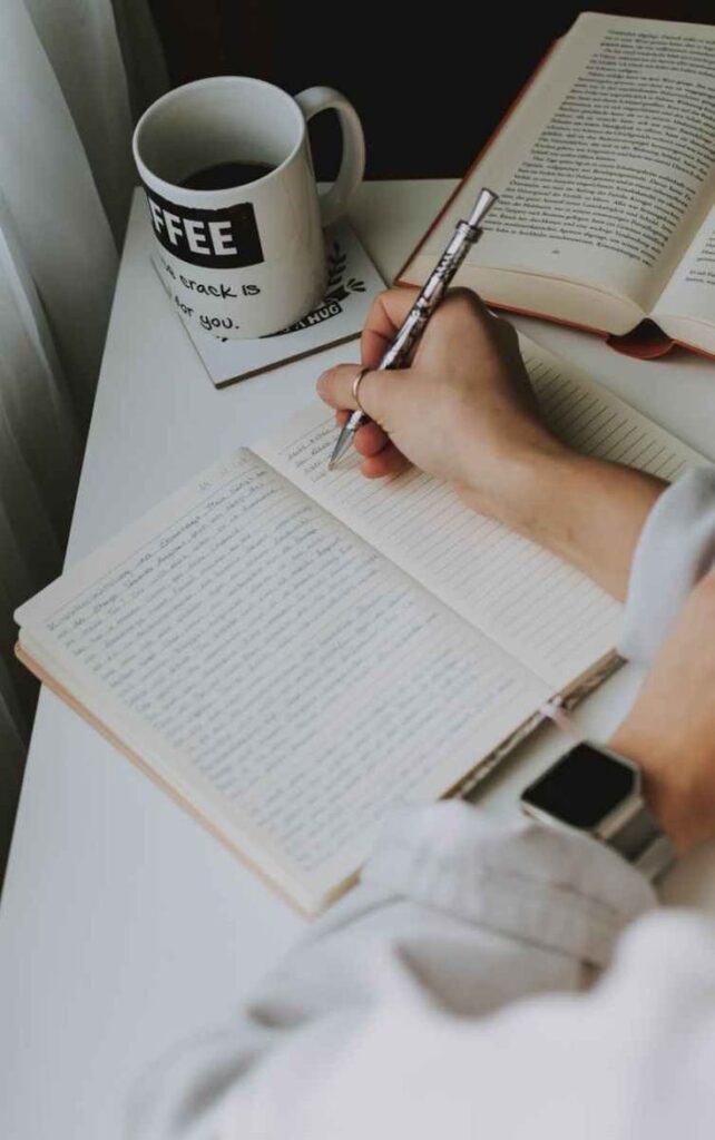 15 Tips Untuk Meningkatkan Kemampuan Menulis Kreatif Anda!