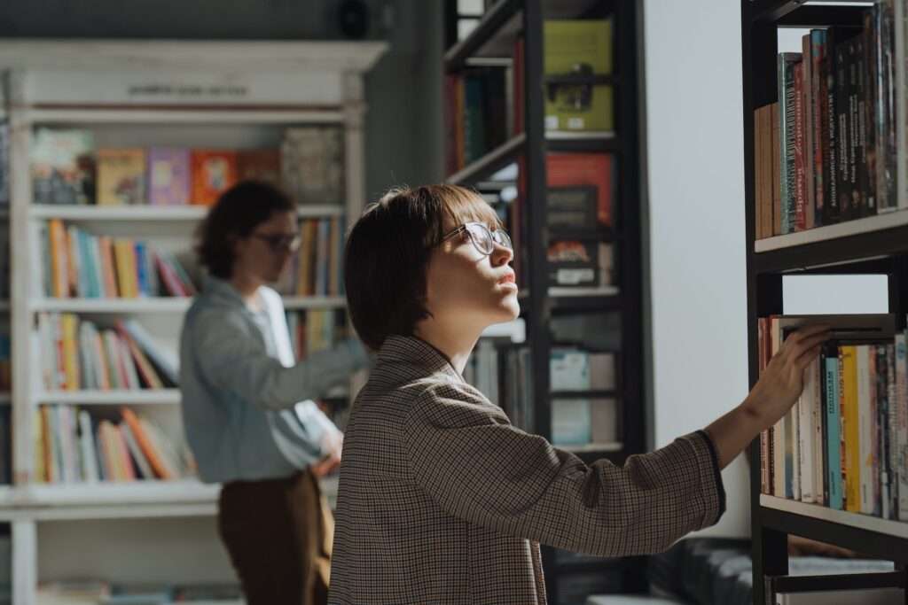 merchandise buku, pemasaran buku, brand awareness