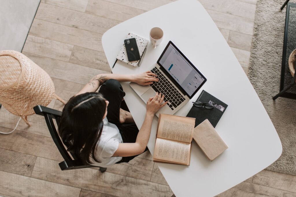 Proofreading Online: Manfaat, Keuntungan, dan Cara Menggunakannya