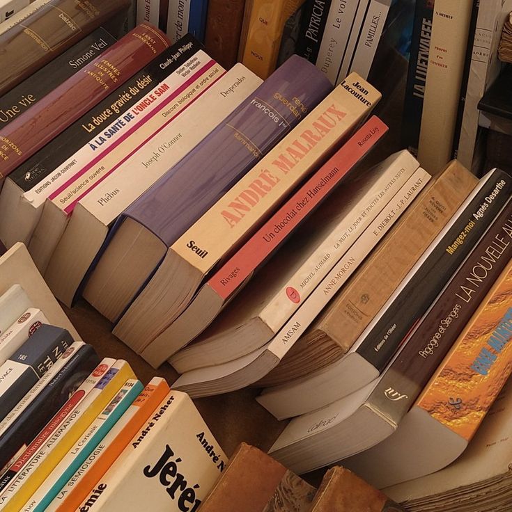 Kemitraan Strategis: Distributor Buku Terpercaya dan Pengarang