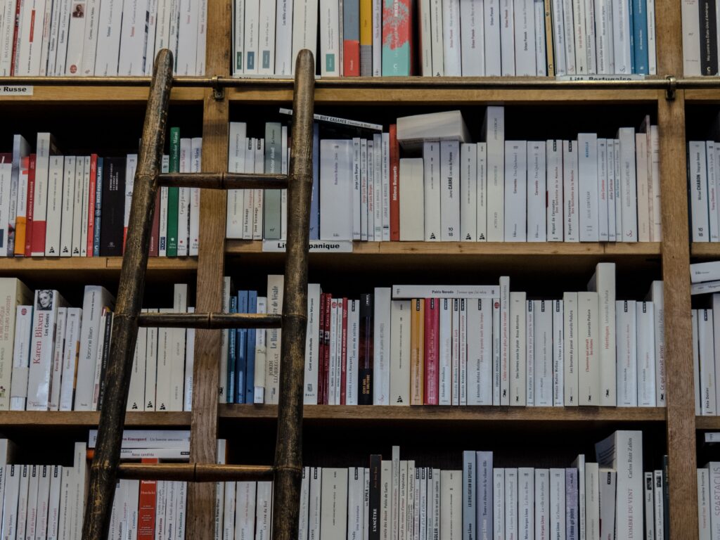 Strategi Sukses Menerbitkan Buku Sendiri