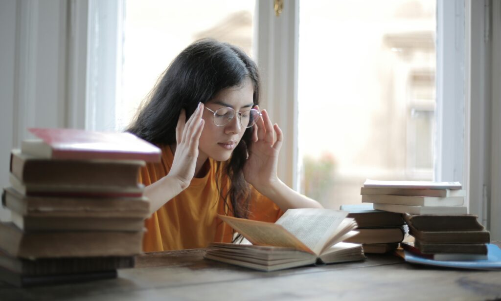 Mencari sumber primer untuk buku sejarah