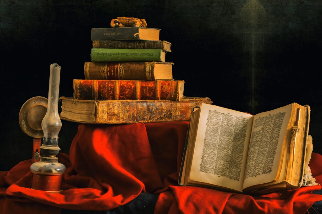 Membandingkan buku sejarah