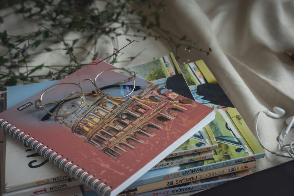 Desain buku sejarah yang menarik