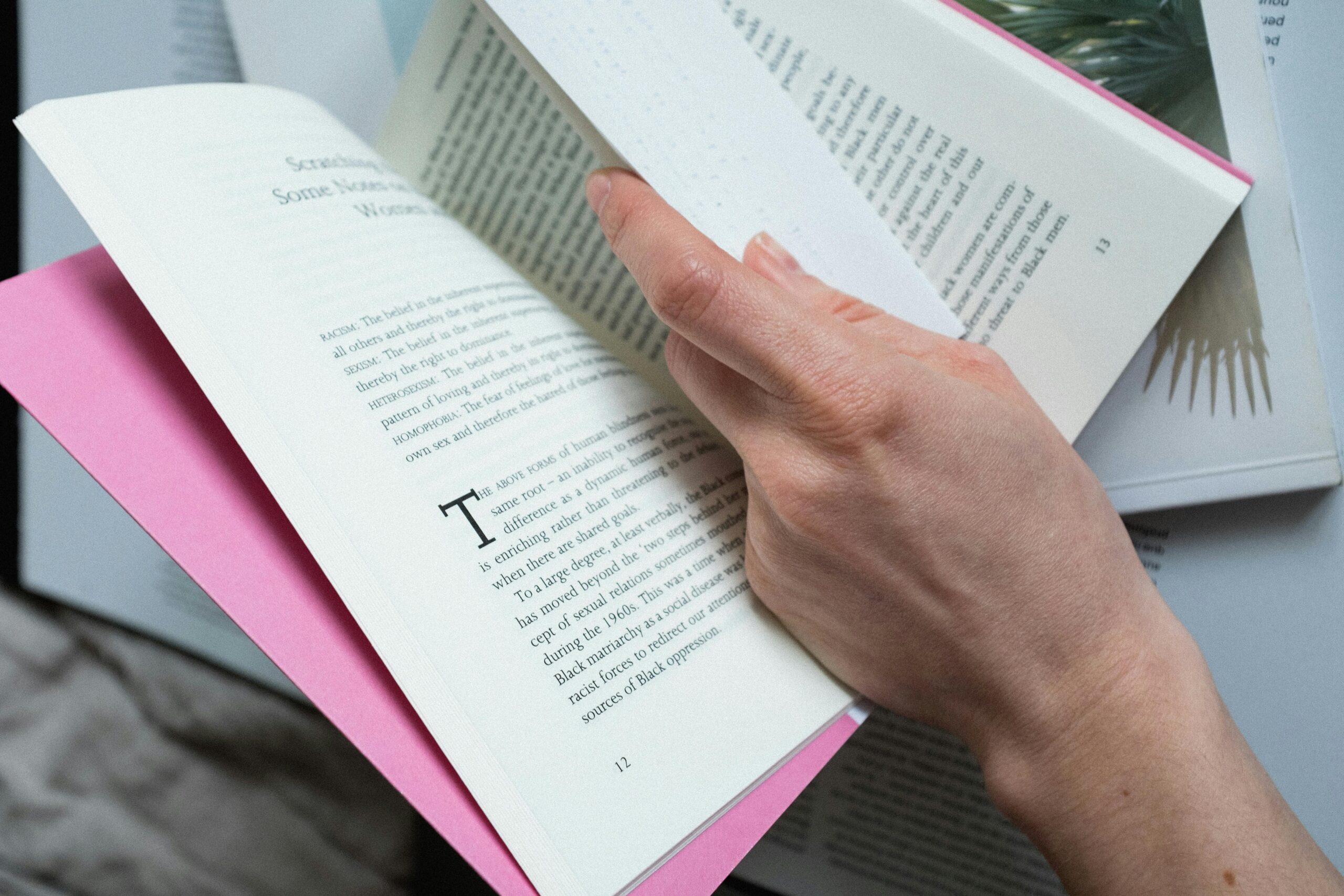 Menggali Inspirasi: Menemukan Ide Cerdas untuk Buku Sejarah Anda