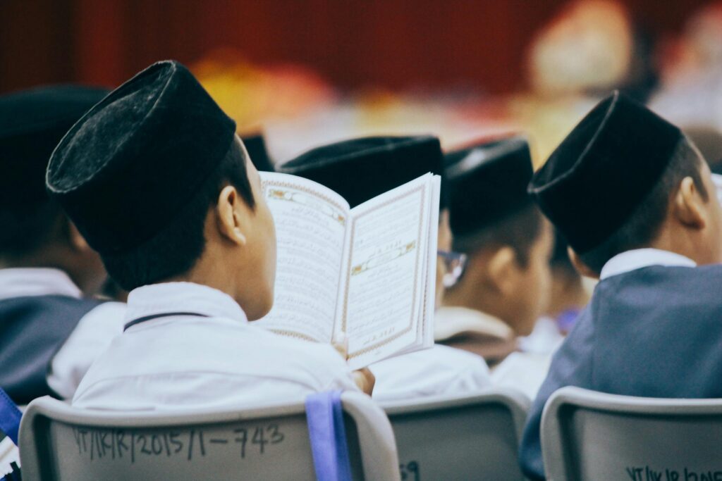 Penulisan buku Islami