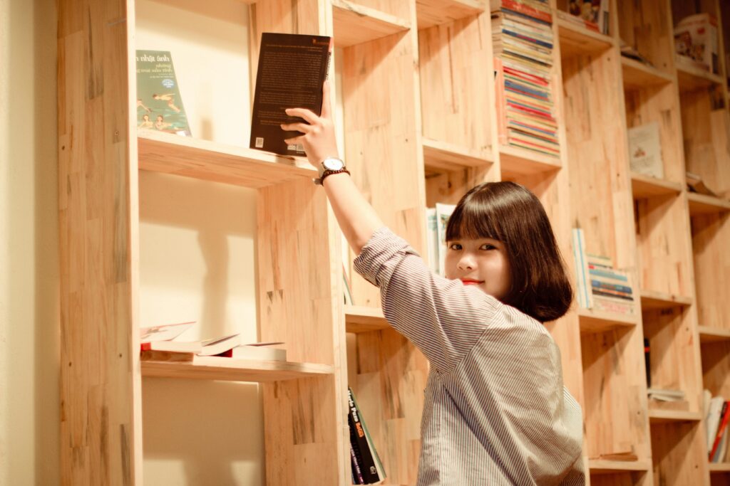 Tertarik dengan dunia literasi? Ingin menerbitkan buku Anda secara mandiri dengan jaminan ISBN dan HKI? Bergabunglah dengan Haqqi Publisher untuk dapatkan layanan penerbitan buku dari awal hingga terbit. Hubungi Admin Haqqi Publisher atau bergabung dengan Channel kami untuk ketahui lebih lebih lengkap seputar layanan